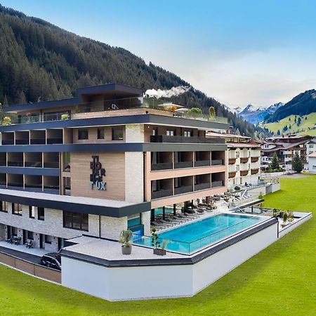 Hotel Tirolerhof 4 Sterne Superior Tux Exteriör bild