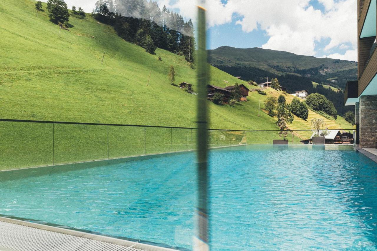 Hotel Tirolerhof 4 Sterne Superior Tux Exteriör bild