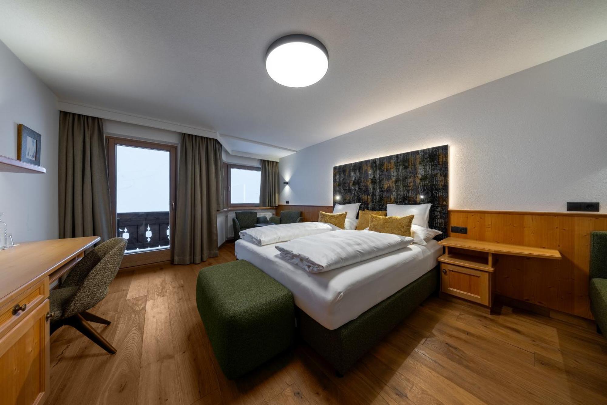 Hotel Tirolerhof 4 Sterne Superior Tux Exteriör bild