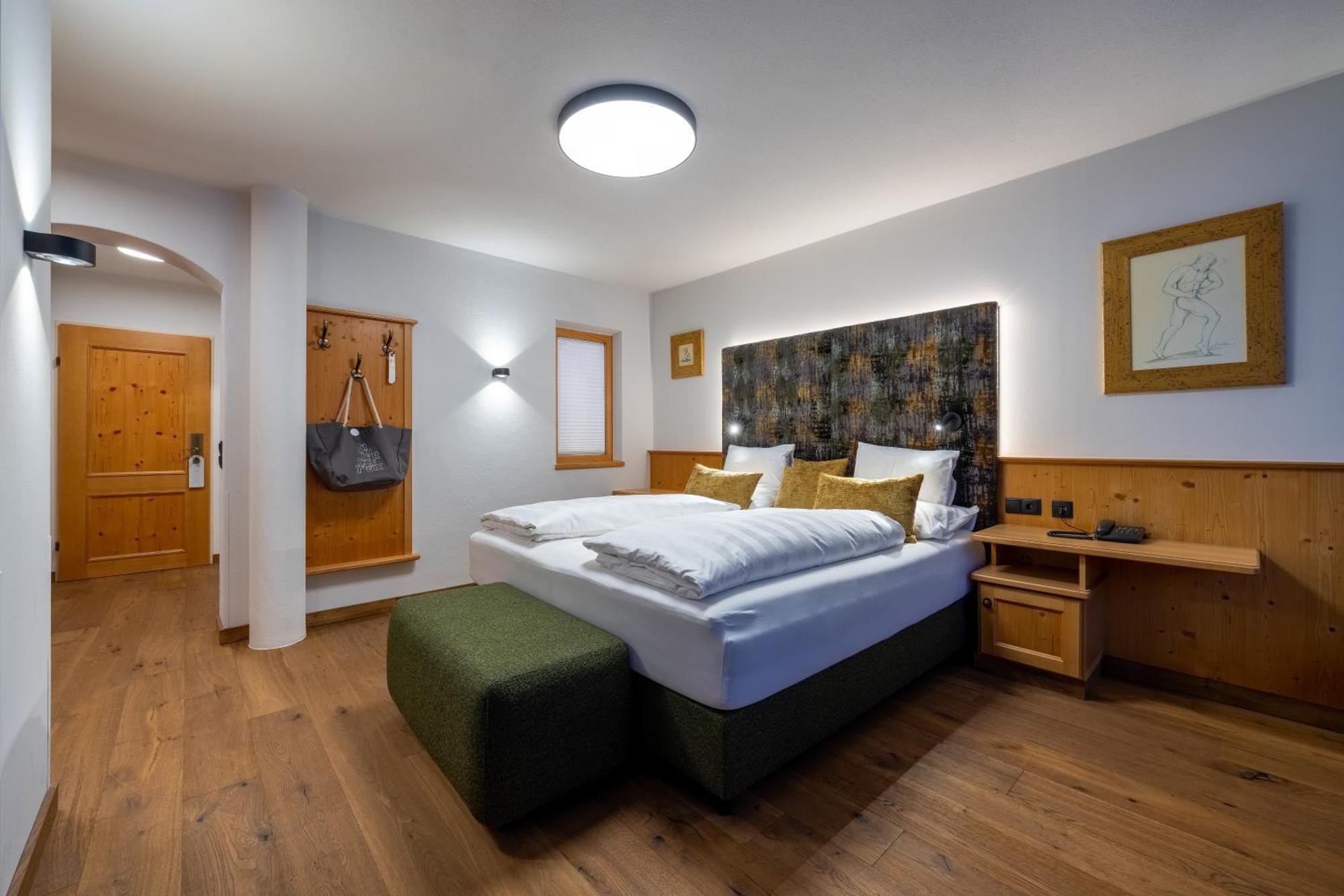 Hotel Tirolerhof 4 Sterne Superior Tux Exteriör bild