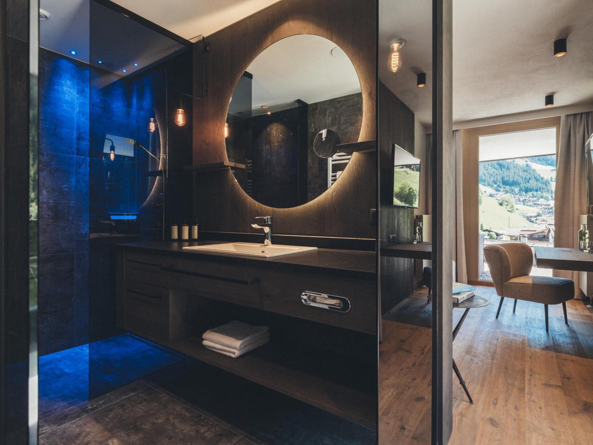 Hotel Tirolerhof 4 Sterne Superior Tux Exteriör bild